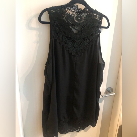 3/$20 BEAUTIFUL BLOUSE 20 FIT - Picture 2 of 7